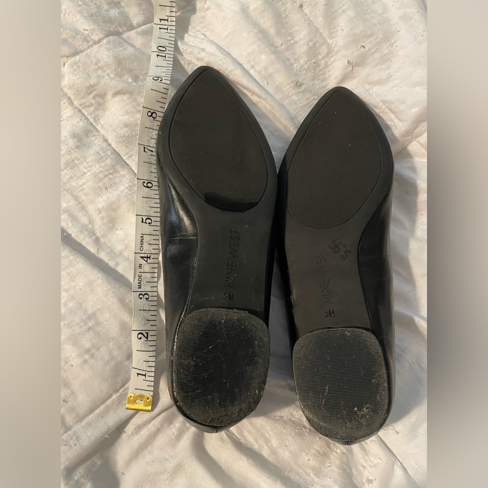 Black nine W. flats